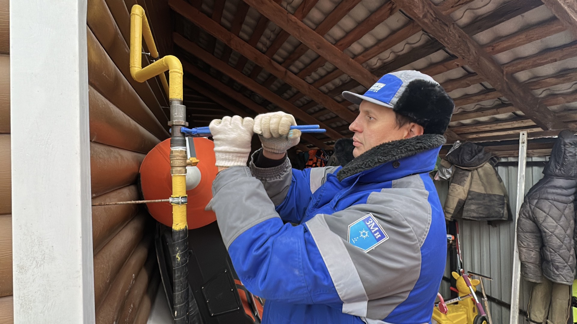 Программа догазификации помогла многодетной семье из Вологодского округа газифицировать дом