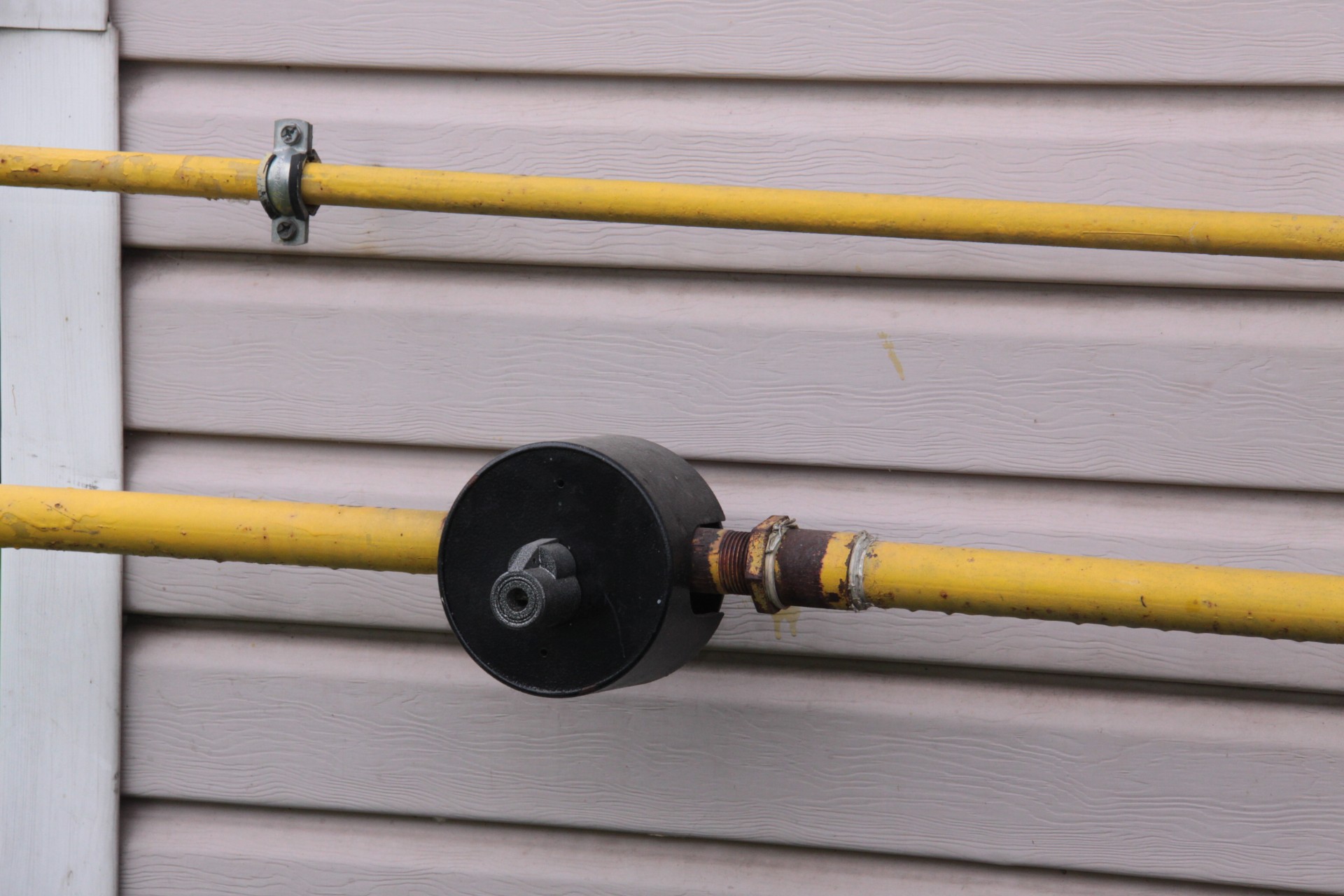 Более трехсот вологжан рискуют остаться без тепла осеньюБолее трехсот вологжан рискуют остаться без тепла осенью